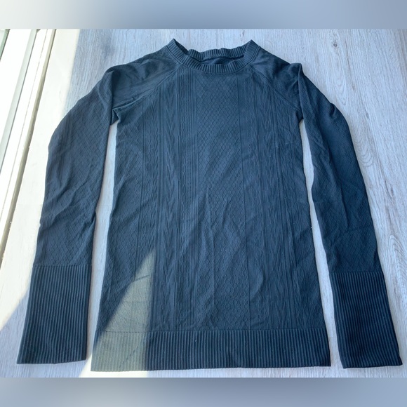 Lululemon Long Sleeve. - Picture 1 of 3